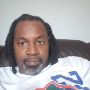 Meet your Posher, Carlos